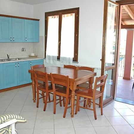 Baia Fiorita 阿祖罗港