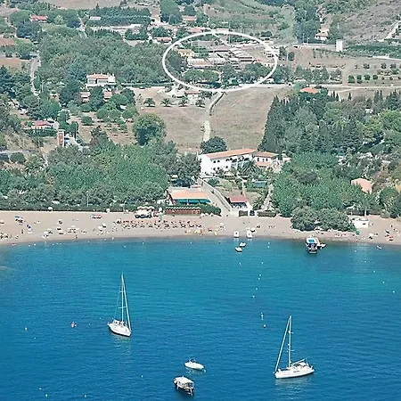 Baia Fiorita Apartment *